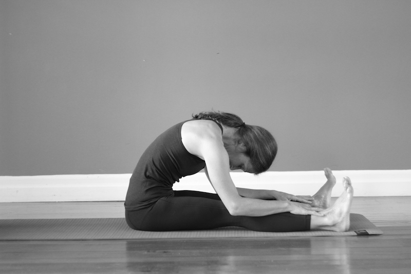 pilates spine stretch