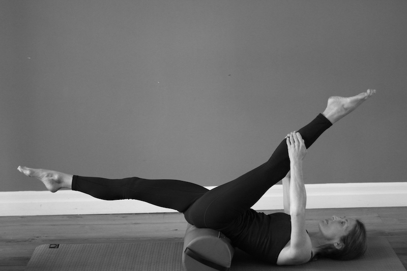 pilates scissors