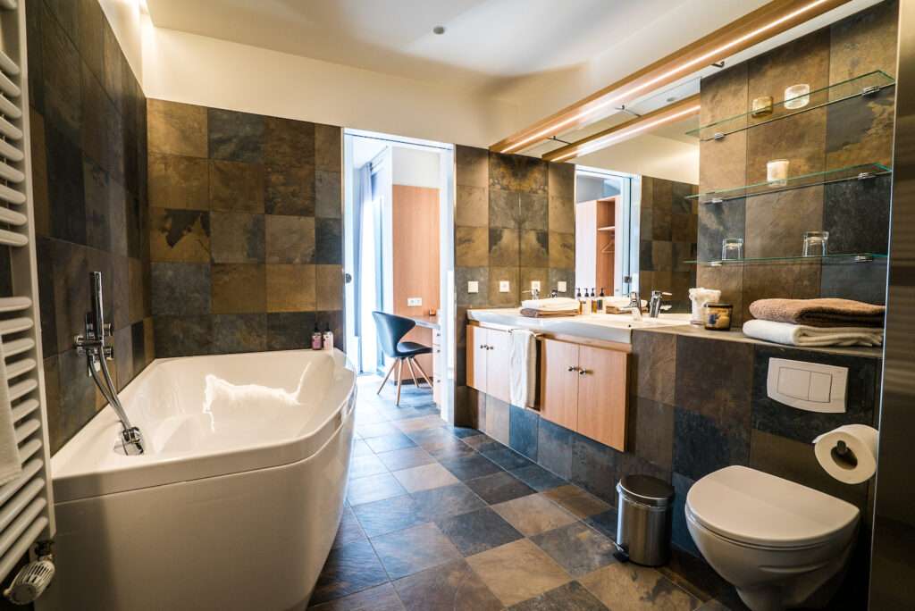 Hotel Húsafell Bathroom