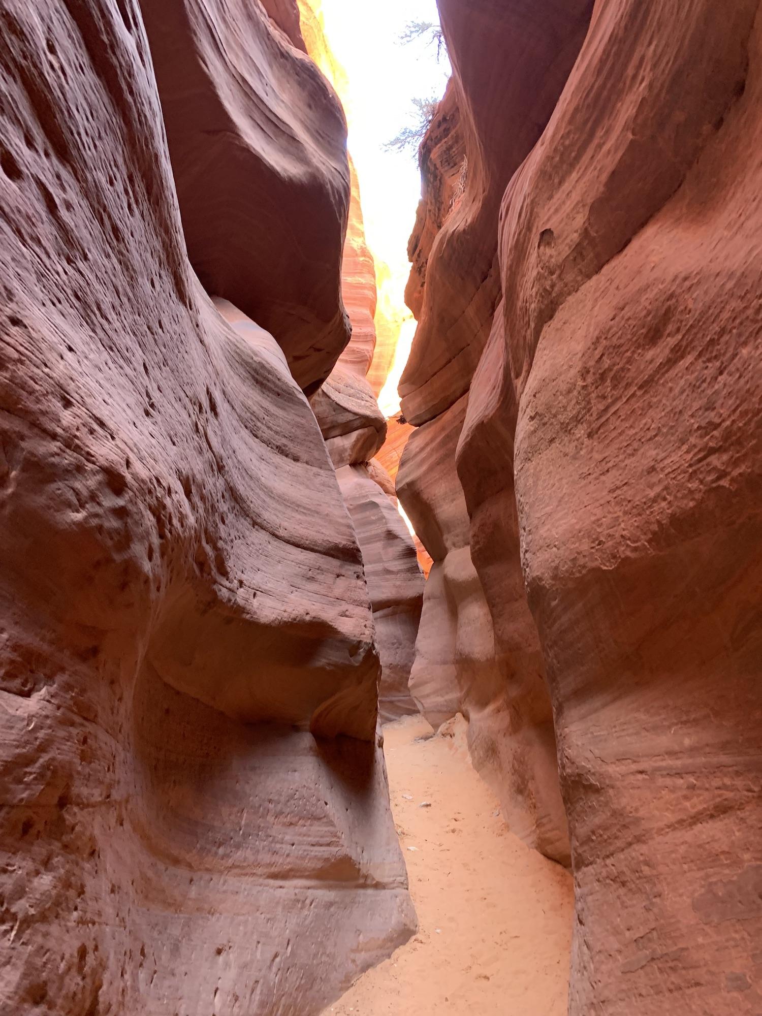 Peekaboo Slot Canyon Kanub