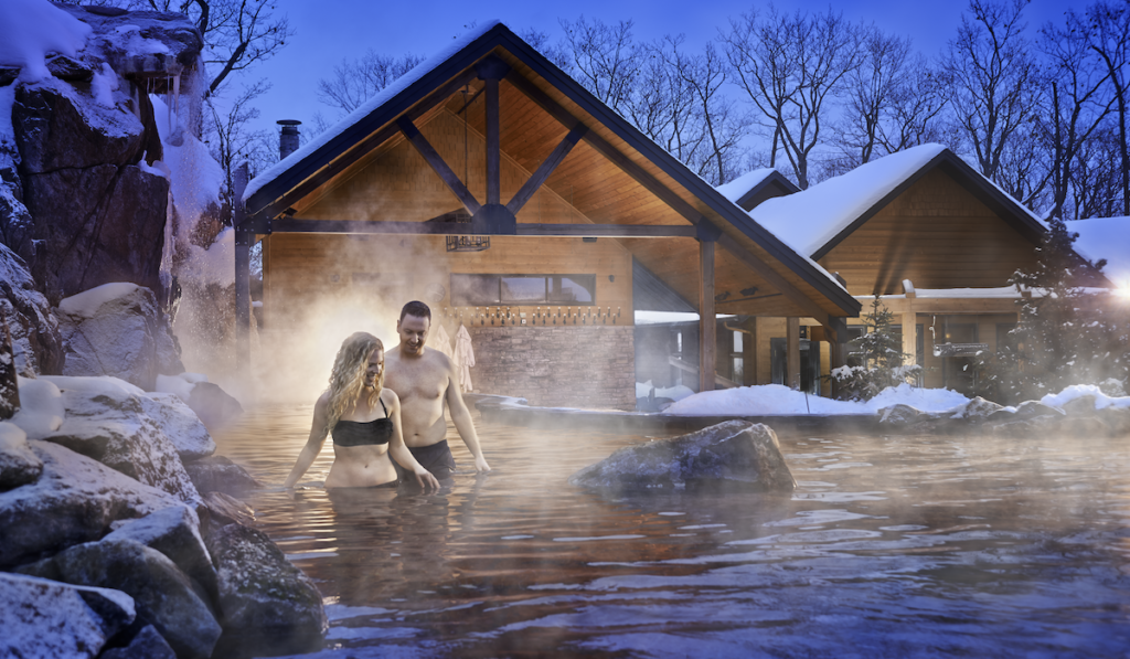 spa couple in nordik bath